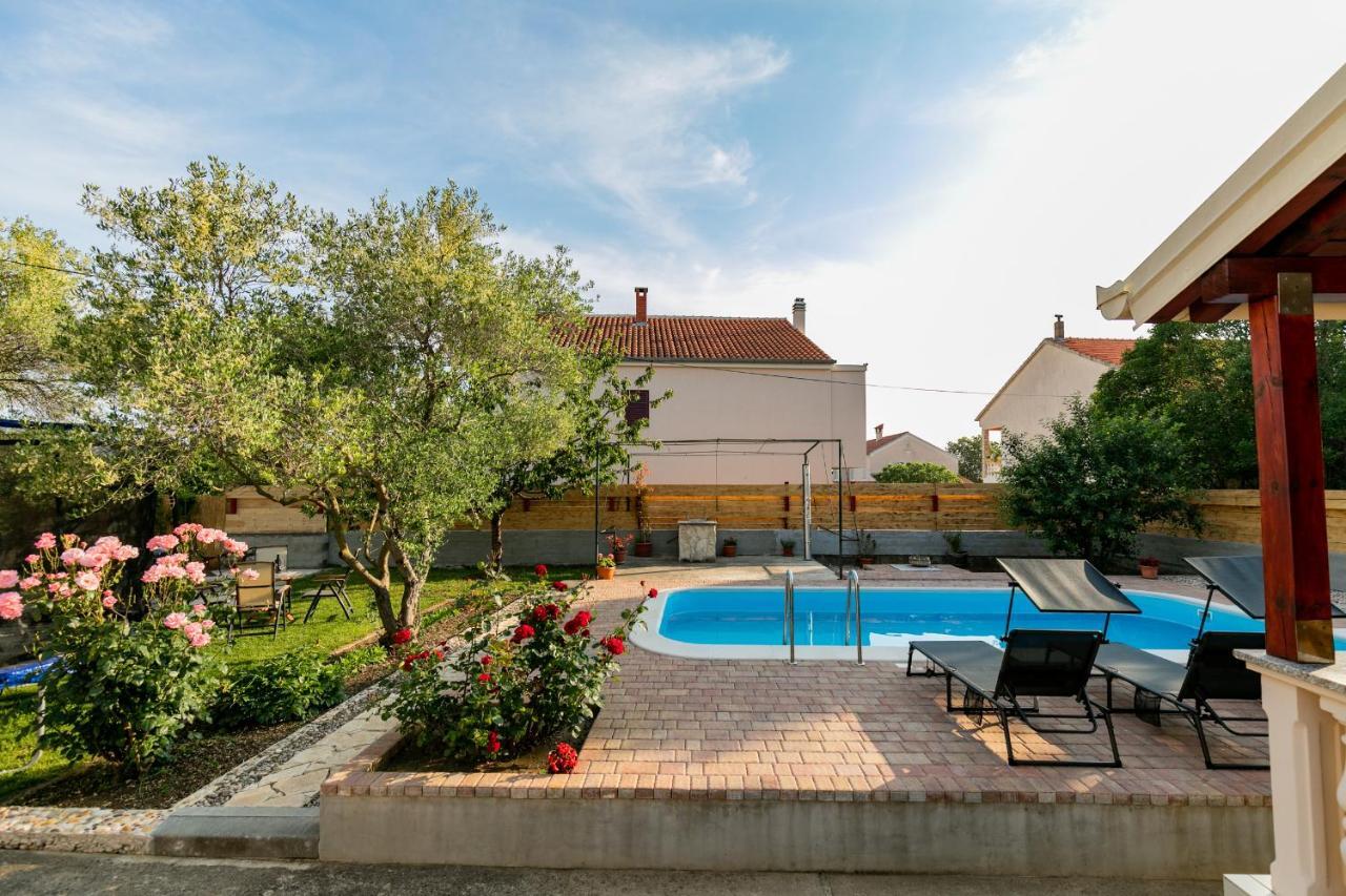 Vacation Home Duilo Donji Zemunik Exterior photo